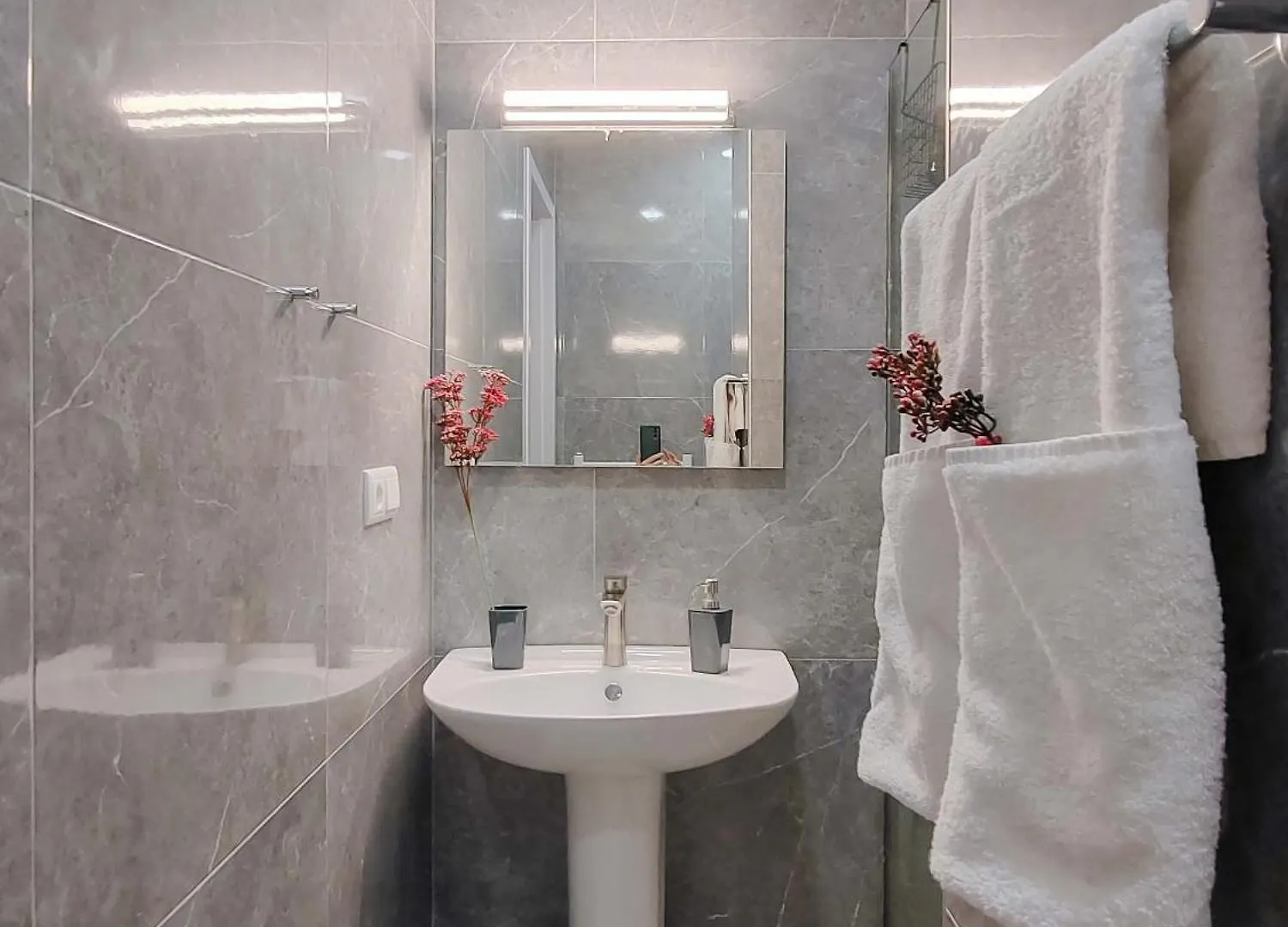 Round Garden Hotel Тбилиси